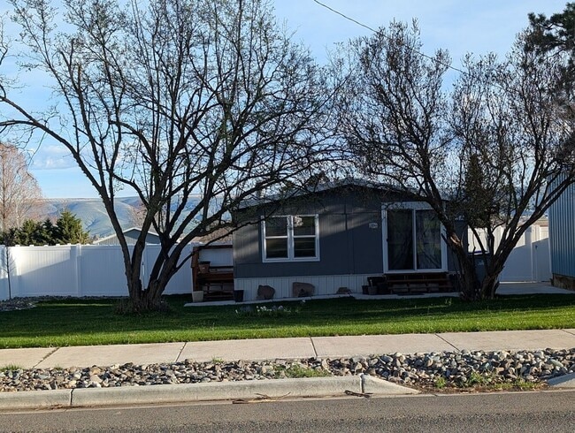 property at 2023a Grelle Ave