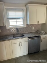 12 Holt Rd in Bourne, MA - Building Photo - Building Photo