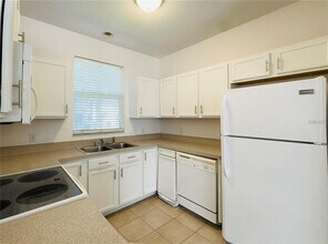 207 Golden Pond Ct in Valrico, FL - Building Photo - Building Photo