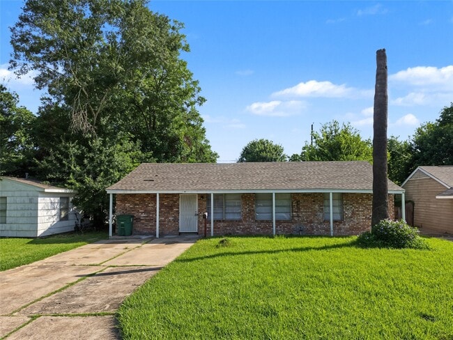 property at 5427 Willow Glen Dr