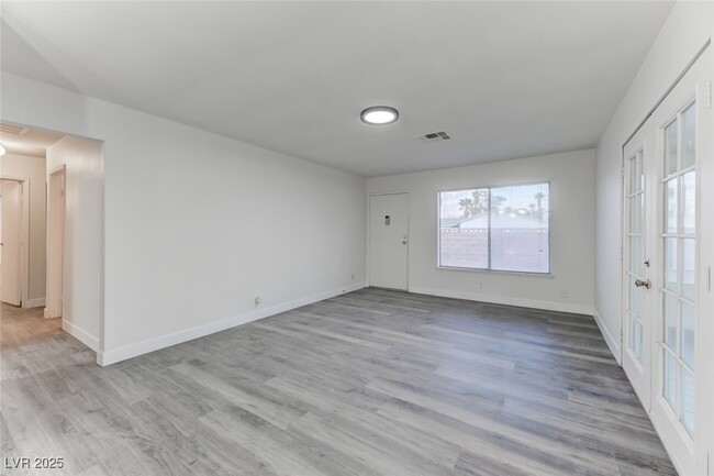 property at 4649 Vía Torino