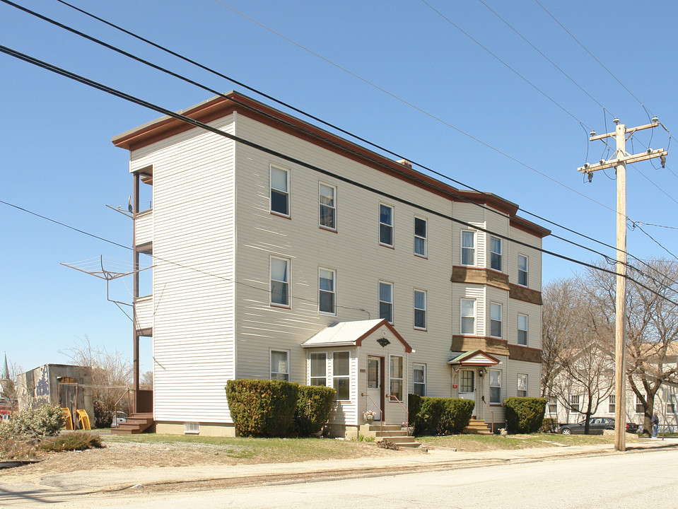 378 Wilson St in Manchester, NH - Building Photo