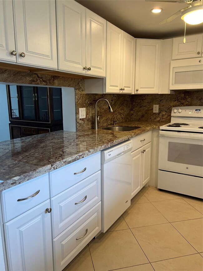 2615 NE 3rd Ct in Boynton Beach, FL - Building Photo - Building Photo