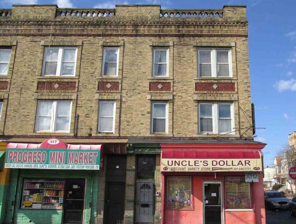 419 Ocean Ave in Jersey City, NJ - Building Photo