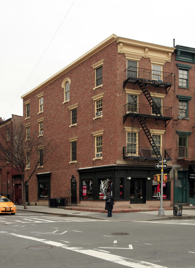 500 Hudson St in New York, NY - Foto de edificio - Building Photo