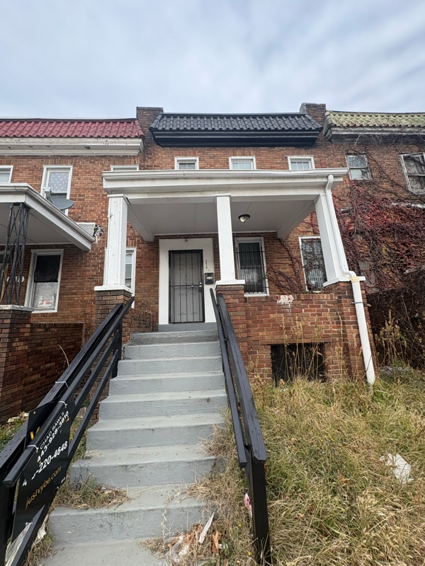 property at 2416 W Franklin St