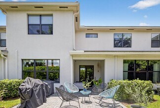 4388 Serpens Ln in Wellington, FL - Foto de edificio - Building Photo