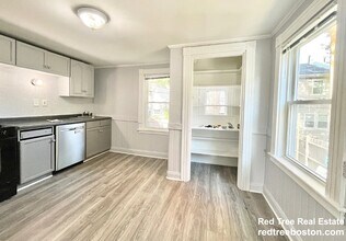 7 Griggs Pl, Unit 1 in Boston, MA - Foto de edificio - Building Photo