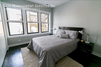 1203 W Addison St in Chicago, IL - Building Photo - Building Photo