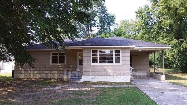 property at 2240 2nd Pl NE