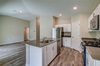 12730 Hysmith Lp in Parrish, FL - Building Photo - Building Photo