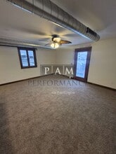 5527 W North Ave in Milwaukee, WI - Building Photo - Building Photo