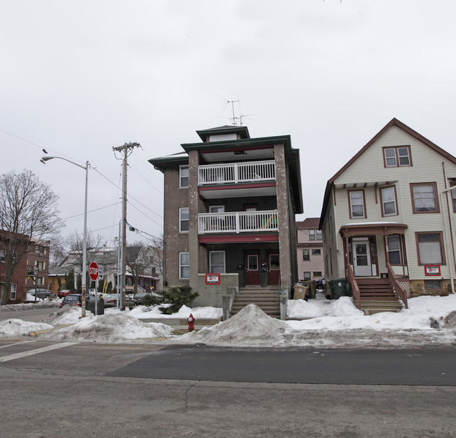 501 W Main St in Madison, WI - Foto de edificio - Building Photo