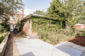 8040 S Clyde Ave in Chicago, IL - Building Photo - Building Photo