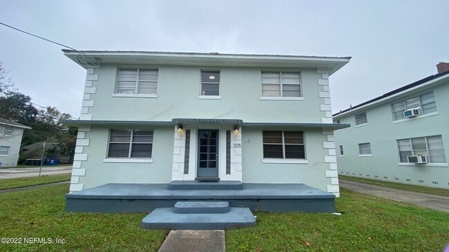 property at 1305 Lasalle St