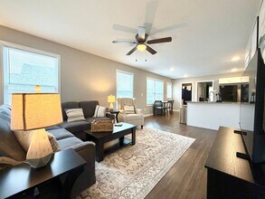 925 Woody Hills Dr in Clarksville, TN - Building Photo - Building Photo