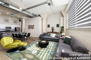 1401 S Flores St in San Antonio, TX - Building Photo - Building Photo