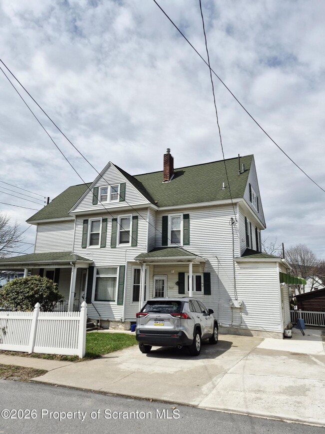 109 Salem Ave in Carbondale, PA - Building Photo - Building Photo