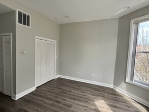 930 W 35th St in Chicago, IL - Building Photo - Building Photo