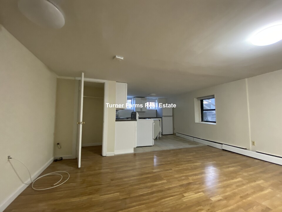 2 Brighton Ave, Unit C in Boston, MA - Building Photo