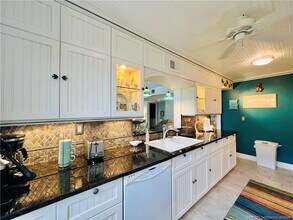 10044 S Ocean Dr in Jensen Beach, FL - Building Photo - Building Photo