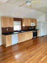 13 Spring St in Warwick, NY - Building Photo