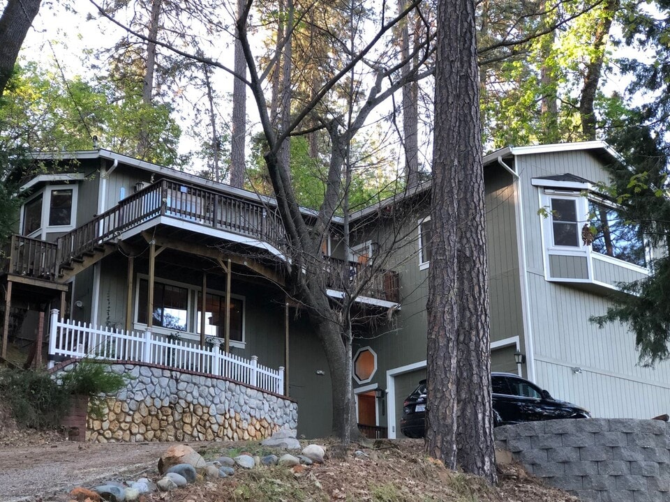 11419 Sunset Pl in Grass Valley, CA - Building Photo