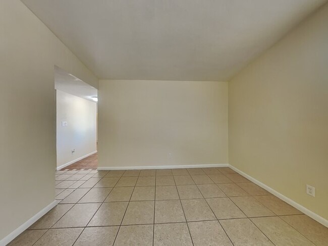 9801 N 55th St in Tampa, FL - Building Photo - Building Photo