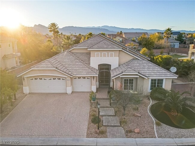 7215 N Buttons Ridge Dr