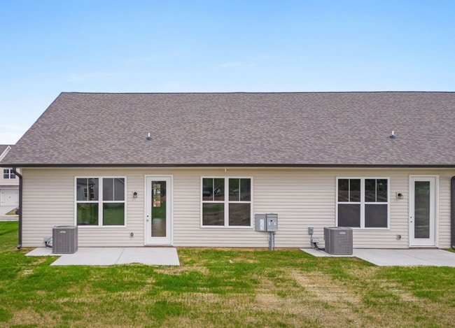 8812 James Crk Dr in Ooltewah, TN - Foto de edificio - Building Photo