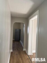 500 S Douglas Ave-Unit -C in Springfield, IL - Building Photo - Building Photo