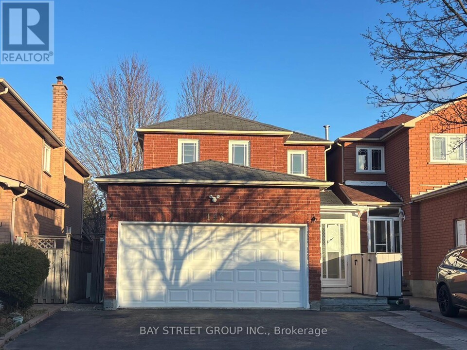 143 Mary Pearson Dr in Markham, ON - Building Photo