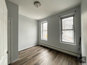 1049 Jefferson Ave in Brooklyn, NY - Building Photo - Building Photo