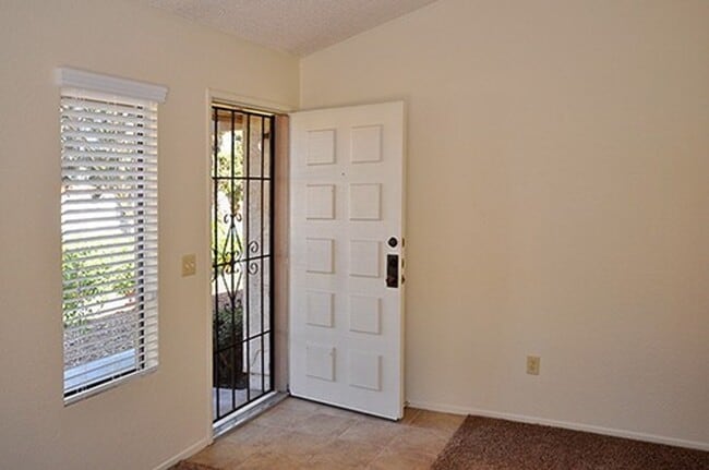 3102 Via Merde in Carlsbad, CA - Building Photo - Building Photo