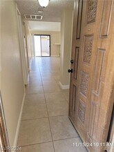 329 Chastine St in Las Vegas, NV - Building Photo - Building Photo