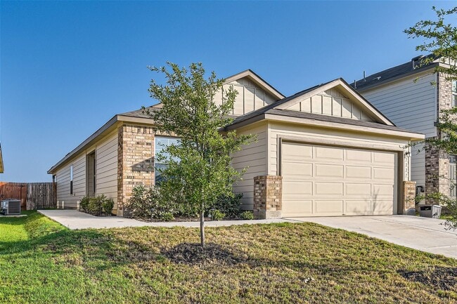 7227 Littlefoot Ln in San Antonio, TX - Building Photo - Building Photo