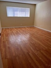 120 E Ave Q7 in Palmdale, CA - Building Photo - Building Photo