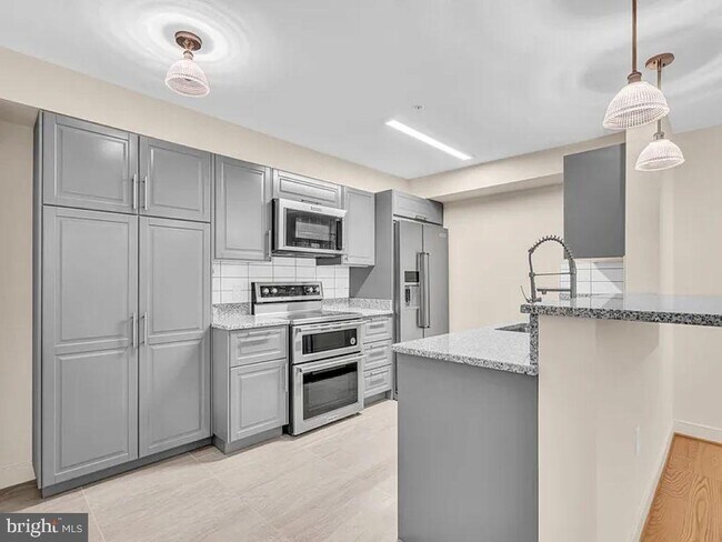 220 2nd St SE in Washington, DC - Building Photo - Building Photo