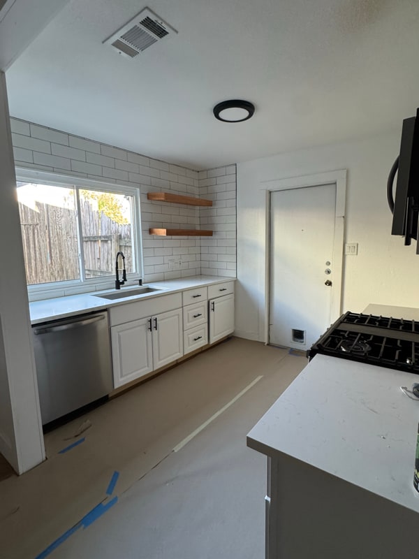 9412 Quail Meadow Dr in Austin, TX - Foto de edificio - Building Photo