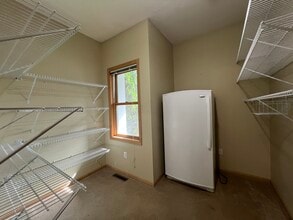 118 S Shannon Dr in Shakopee, MN - Building Photo - Building Photo