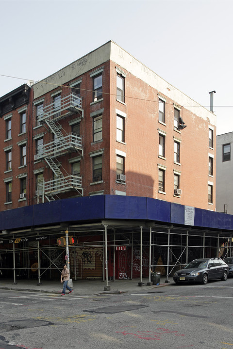 166 Avenue B in New York, NY - Building Photo