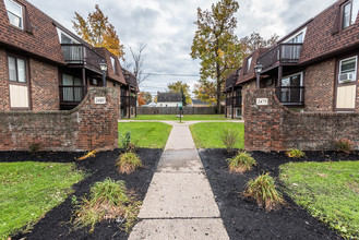 Sheridan Drive Apartments in Tonawanda, NY - Foto de edificio - Building Photo