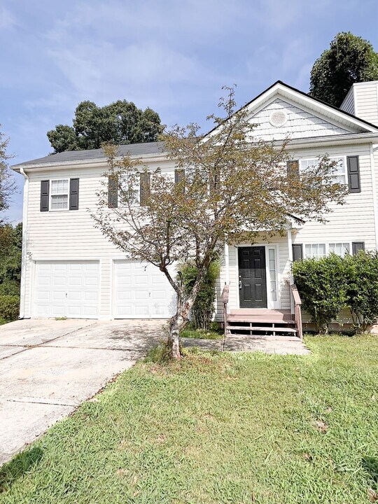 6461 Shadow Ct in Douglasville, GA - Foto de edificio