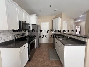 1958 Hollyhock Cir in Farmington, NM - Building Photo - Building Photo