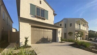 218 Fiore in Irvine, CA - Building Photo