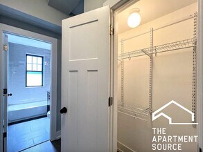 1128 Maple Ave, Unit 2 in Evanston, IL - Building Photo - Building Photo
