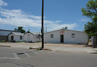 Borden Court in Tucson, AZ - Foto de edificio - Building Photo