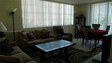 3161 S Ocean Dr in Hallandale Beach, FL - Building Photo - Building Photo
