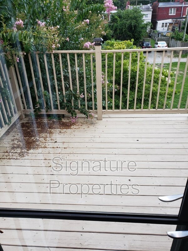 property at 303 W Clay St