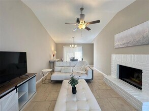 10627 Sandpiper Dr in Houston, TX - Building Photo - Building Photo